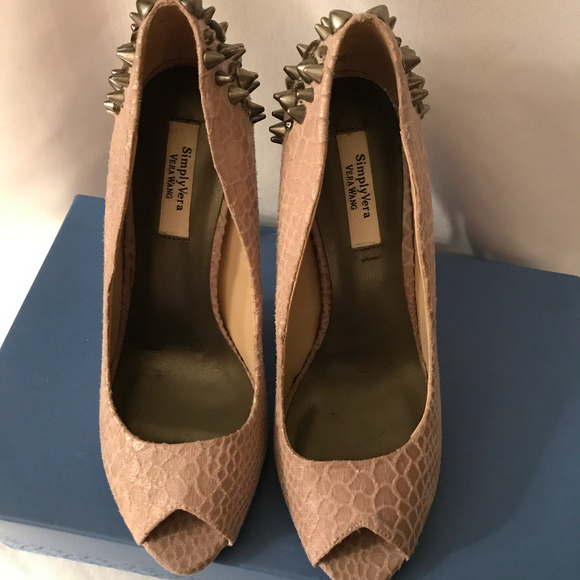 Simply Vera Wang / Svalice Grey  Snake SPIKE! NIB! - Picture 6 of 8